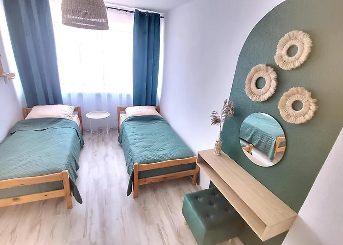 Przy Promenadzie 1 *